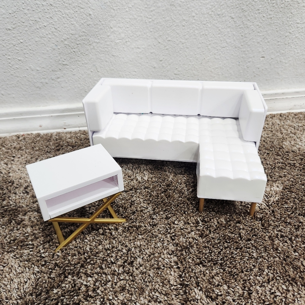 Rainbow High Couch And Coffee Table